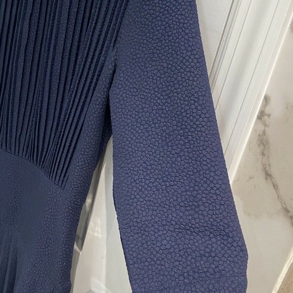 Wrong Side Of Right Women’s Navy Blue Pleated Front Animal Print Dress Size L - Picture 2 of 11